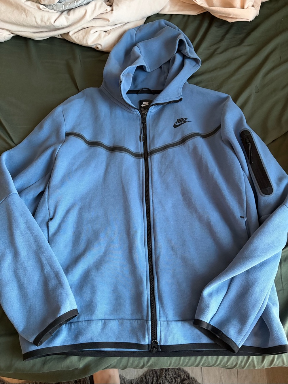 Nike Men’s Sky Blue Hooded Full-Zip Performance Jacket